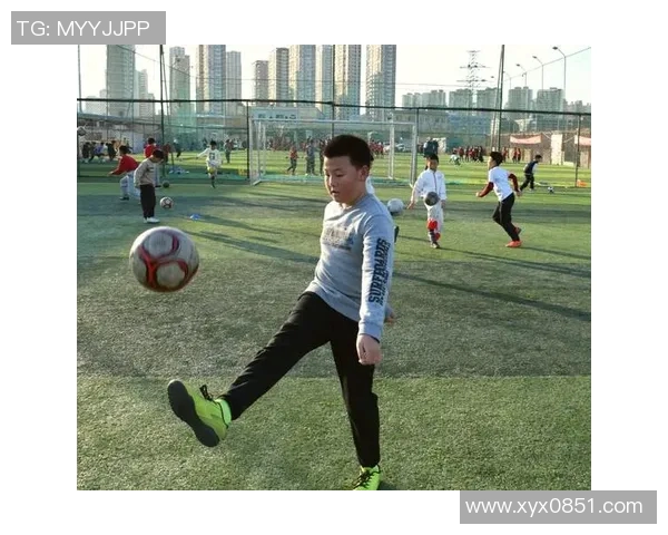足球明星助力梦想少年圆梦之旅揭秘小孩背后的感人故事 足球明星助力梦想少年圆梦之旅揭秘小孩背后的感人故事