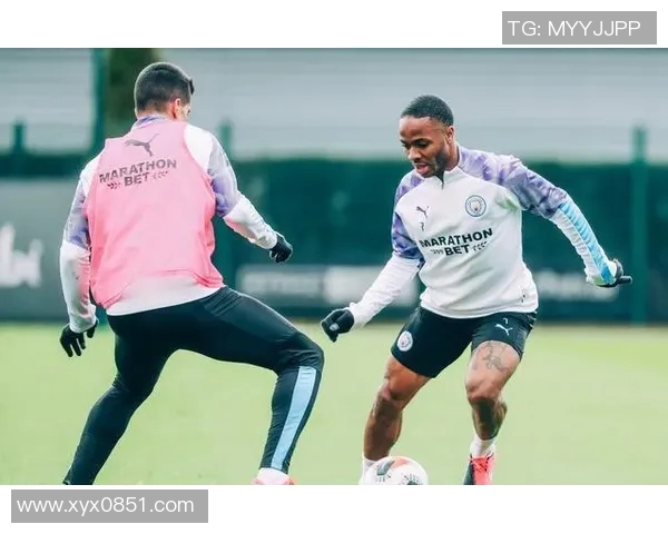 足球明星挥拳三次引发热议球场内外的情绪与反应解析 足球明星挥拳三次引发热议球场内外的情绪与反应解析